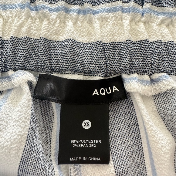 Woman’s Bloomingdale’s flowy pants - Picture 2 of 4